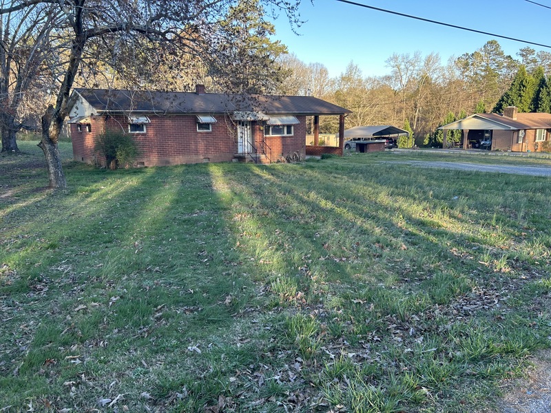 Salisbury House: 255 Victoria St