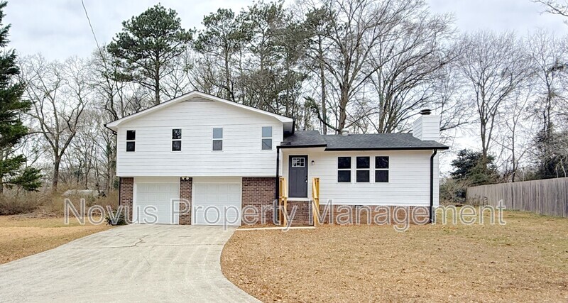 Carrollton House: 105 Woodbine Drive