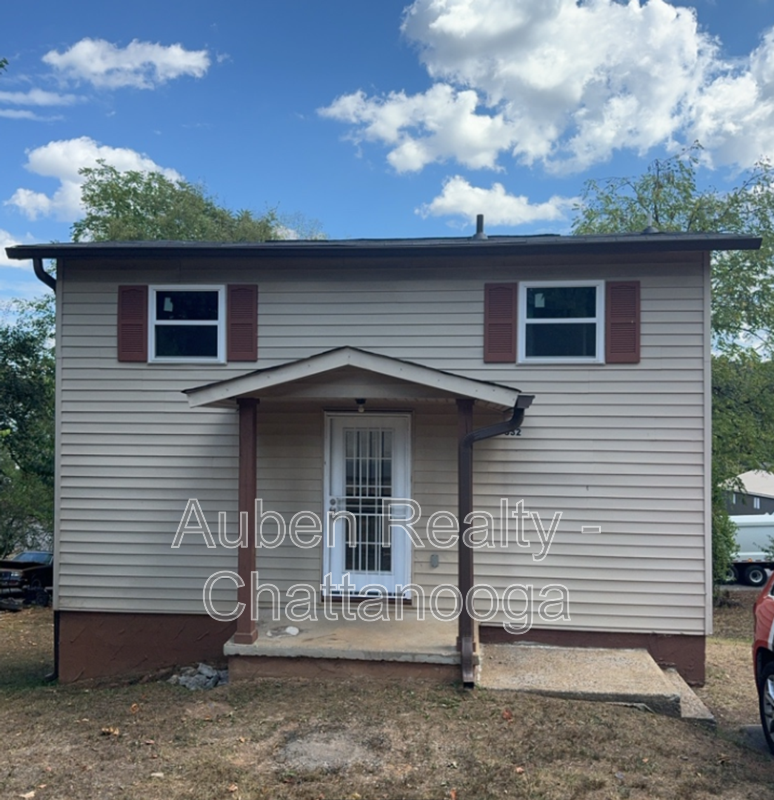 Chattanooga House: 832 Sylvan Avenue