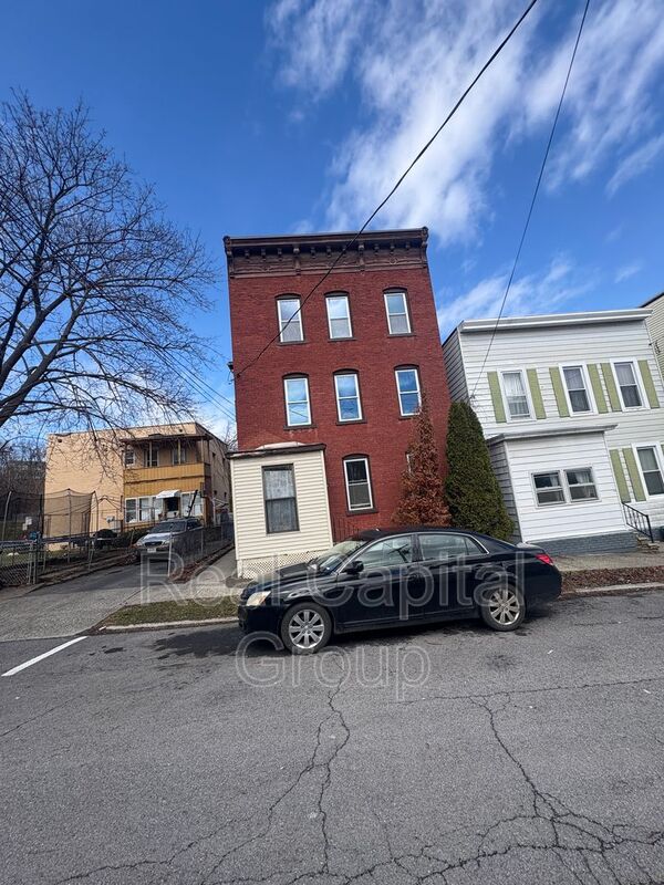 Cohoes Condo: 22 Church St