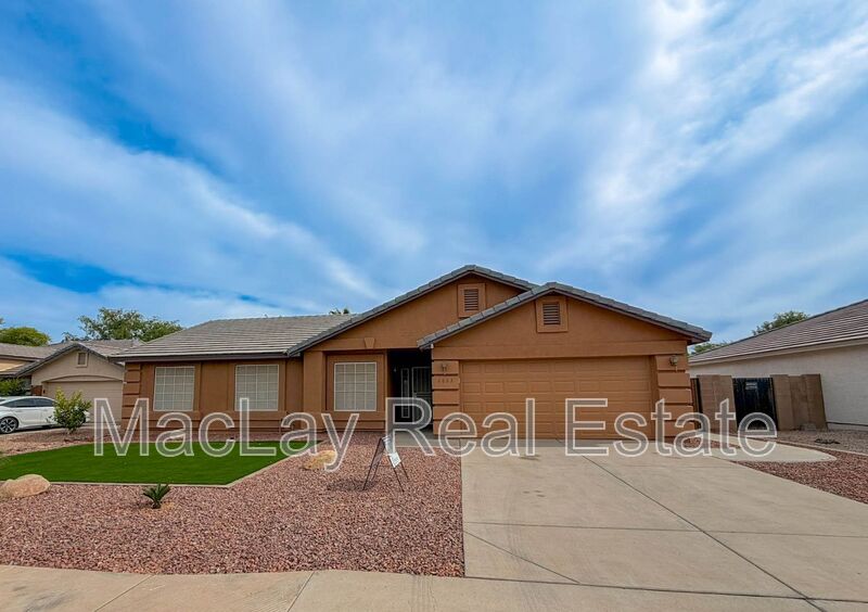 Gilbert House: 2863 E. Oakland Court