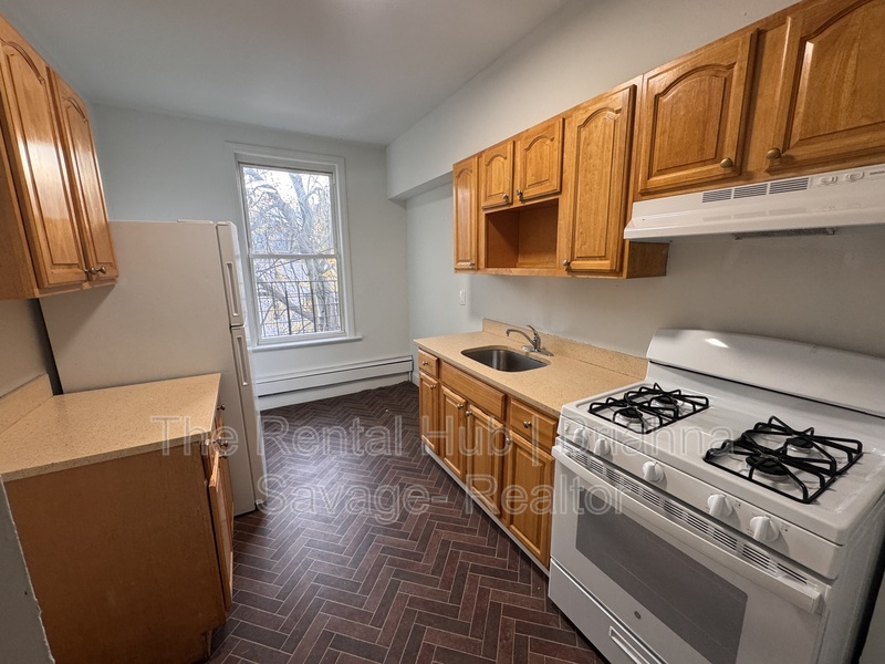 Mount Vernon Condo: Hillside Ave