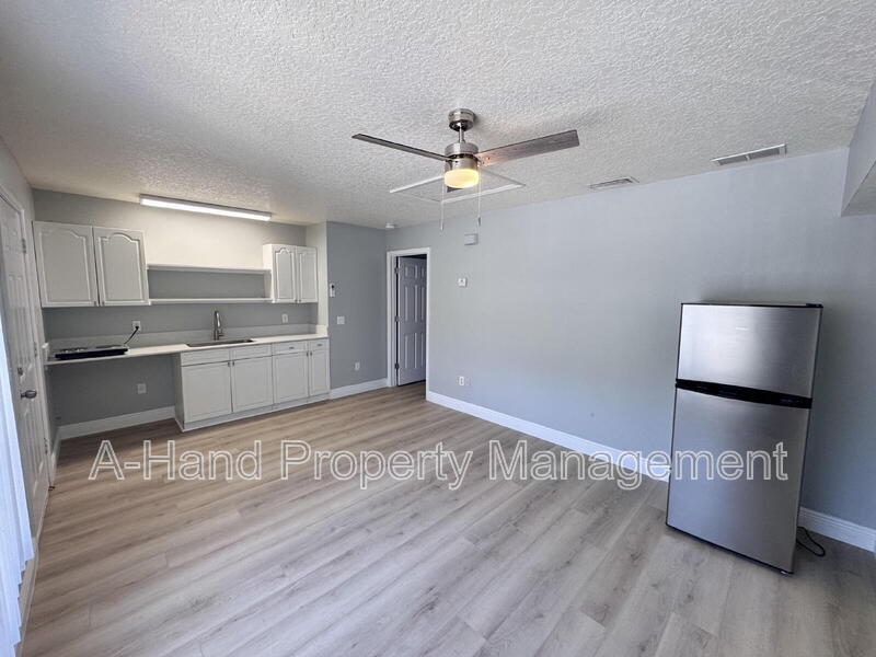 Davenport Condo: 2623 Fan Palm Drive