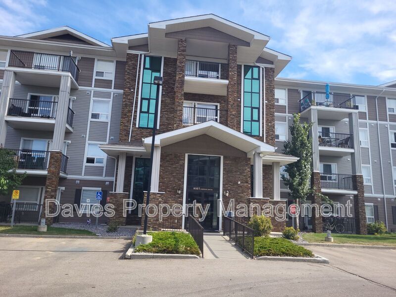 Edmonton Condo: 9357 Simpson Drive NW