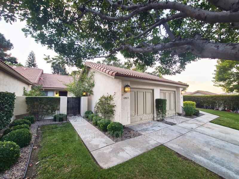 San Diego Townhome: 12823 Camino de la Breccia