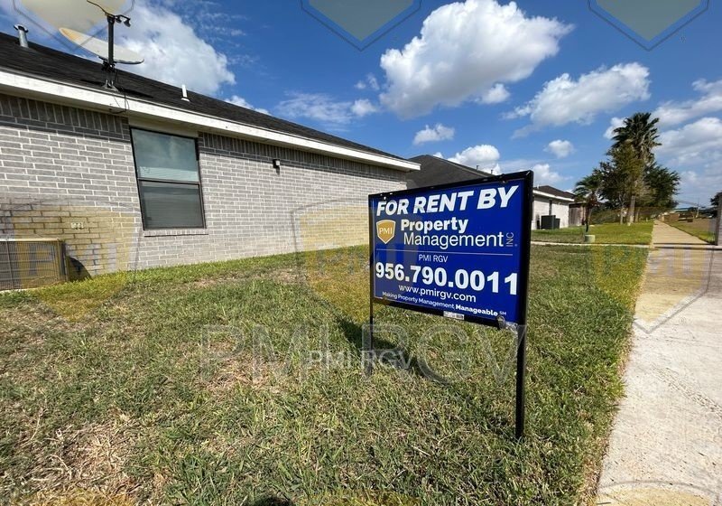 Pharr Condo: 1503 E Coyote St