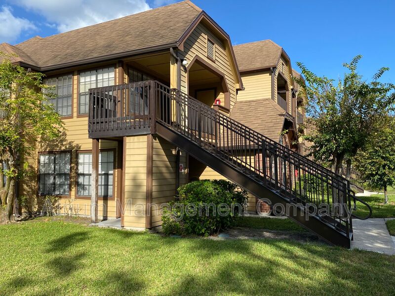 Altamonte Springs House: 340 Forestway 205