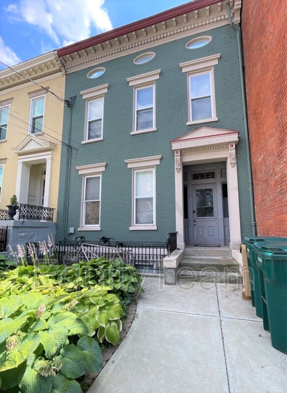 Request a Viewing for 533 Milton St, Apt 1 Tenant Turner