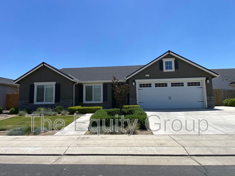 Tulare House: 3227 Ferro Ct