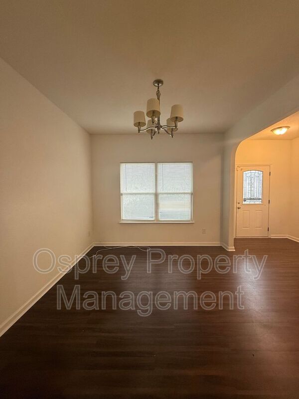 Spacious 4BR Home with Large Fenced Yard & Prime Location  - Photo 6