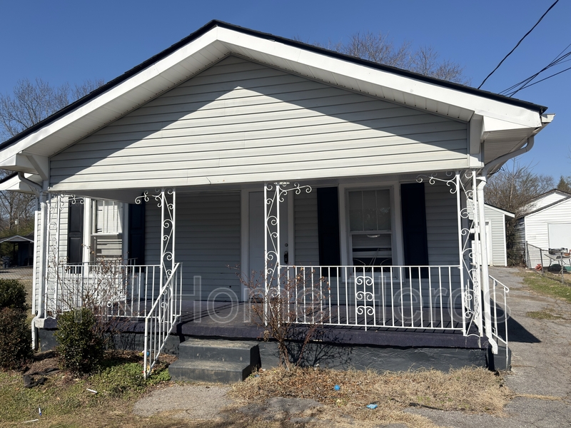 Knoxville House: 2427 Seymour Avenue