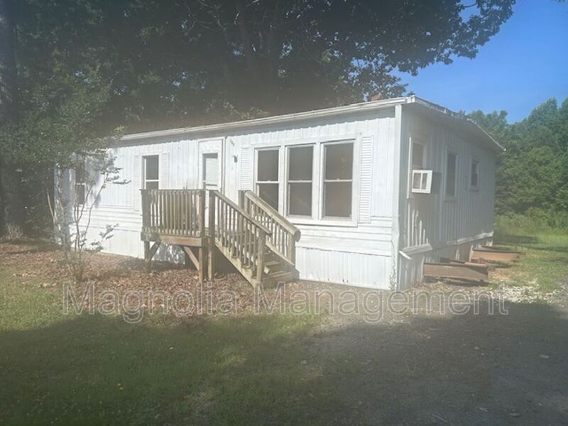 Henderson House: 168 Red Head Ln.