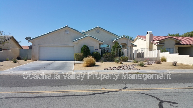 Cathedral City House: 67945 Verona Road