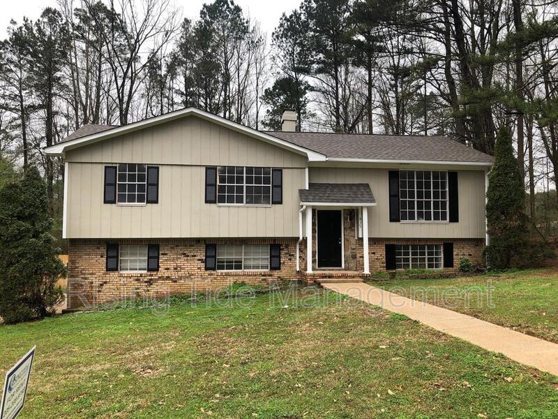 Adamsville House: 617 Lamberth Dr