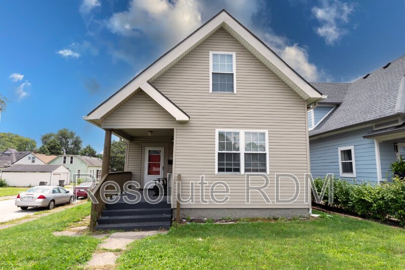 Indianapolis House: 743 Cottage Avenue