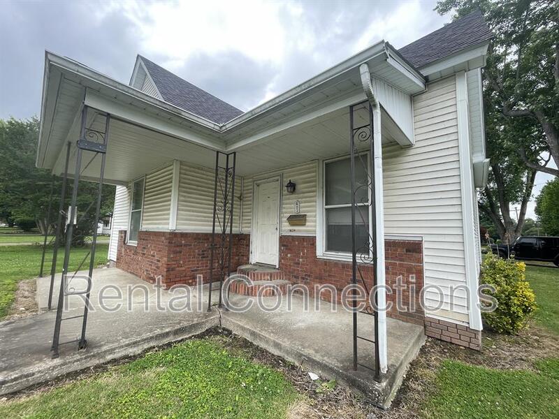Marion House: 402 S Bentley