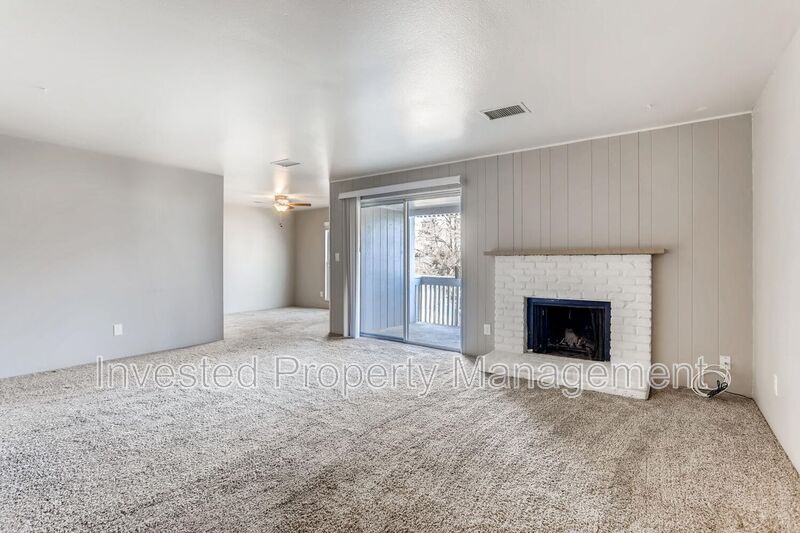 Centennial Condo: 7305 S Xenia Cir