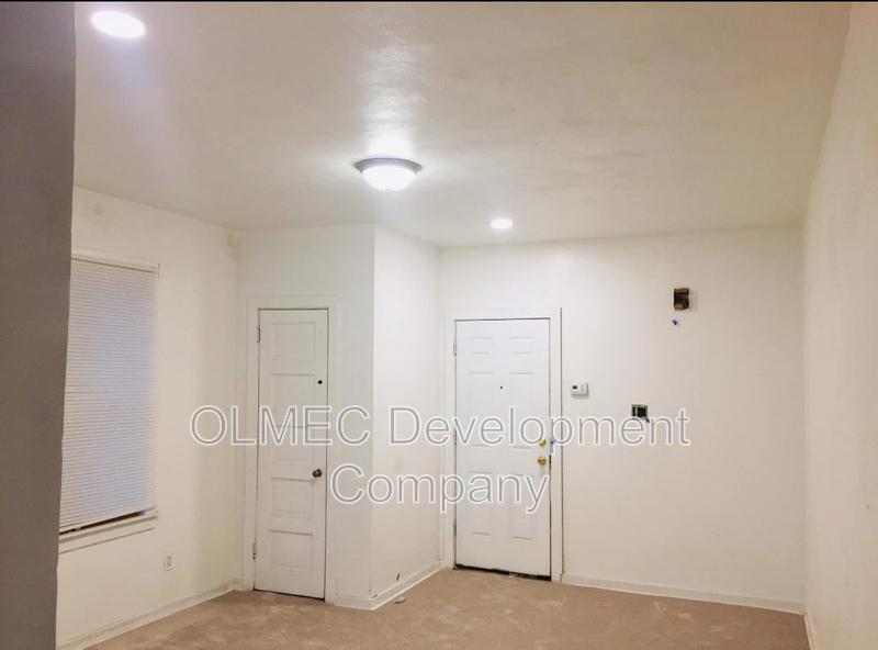 Pittsburgh House: 817 Anaheim Street