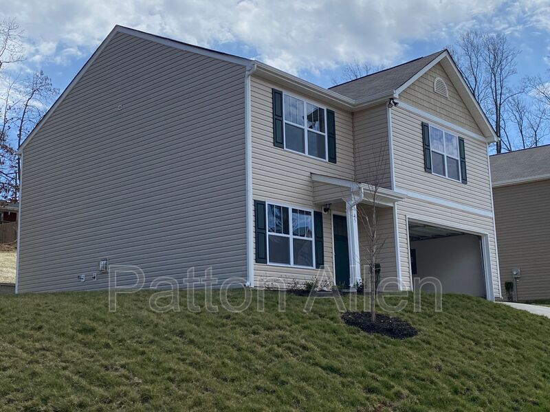 Candler House: 45 Hamrick Drive