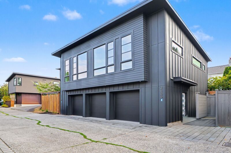Seattle Condo: 2609 31st Ave W