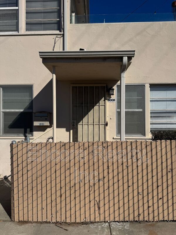 San Diego House: 5008 Muir Ave