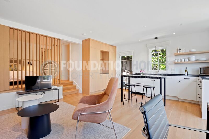 Mill Valley House: 215-A Molino Ave .