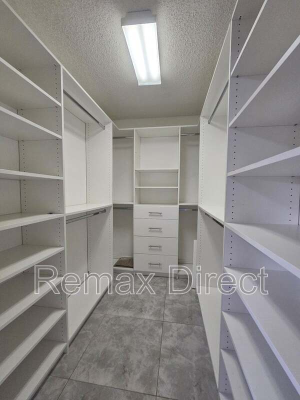 PALM SPRINGS Townhome: 331 Cypress Way W