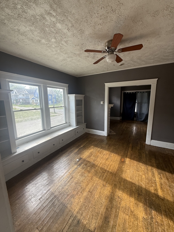 Cleveland Condo: 12602 Locke Avenue - Lower