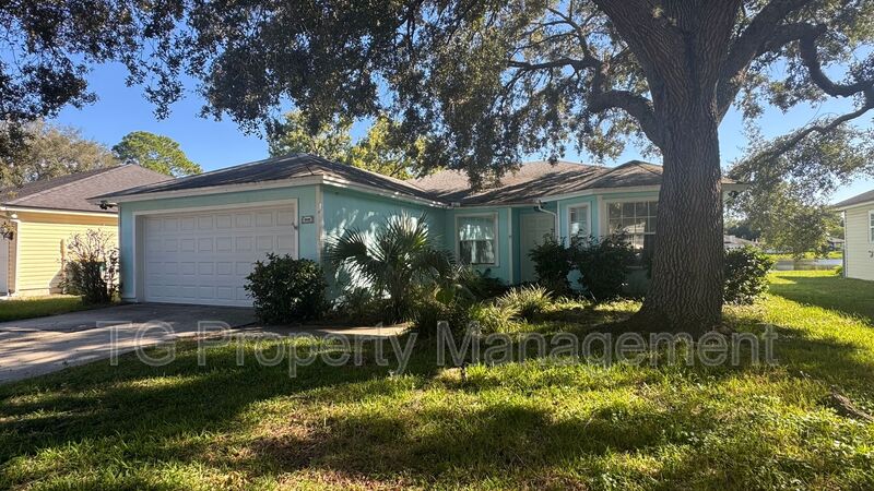 Jacksonville House: 3696 Barbizon Circle N