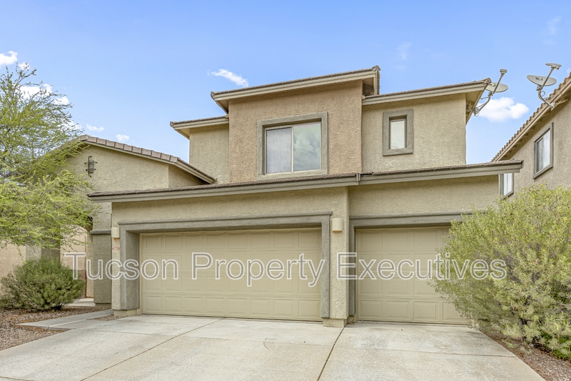 Tucson House: 7585 E. Picket Fence lane