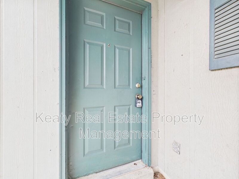 Lafayette House: 102 Dorchester Street