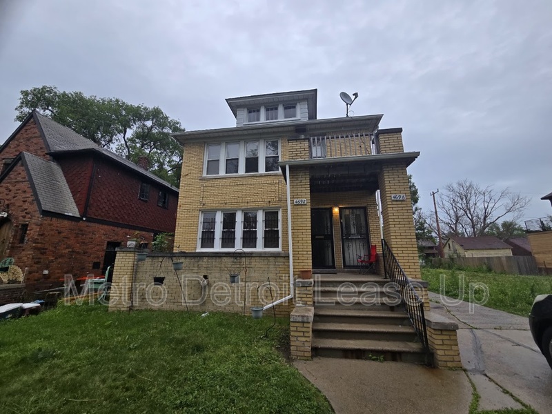 Detroit House: 4696 Nottingham