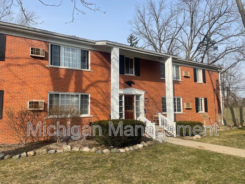 South Lyon Condo: 59425 10 Mile Rd