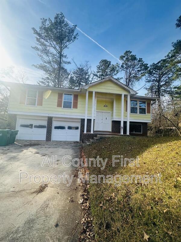 Stone Mountain House: 428 Rays Road