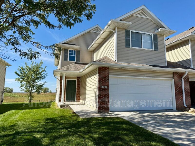 Lincoln Townhome: 5801 NW 14th Street