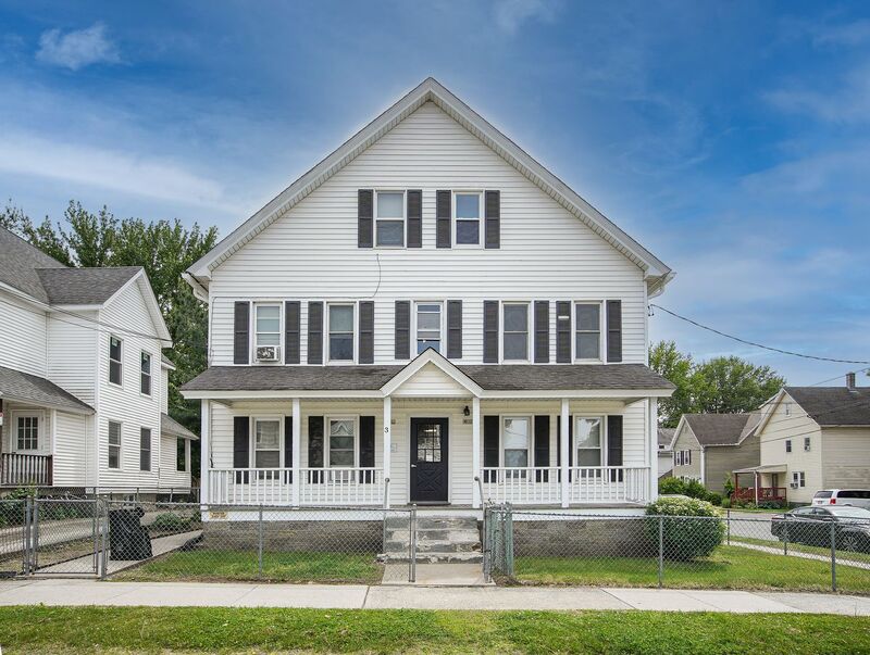 Chicopee Condo: 3 Charles St