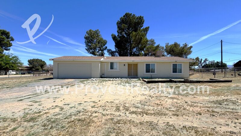Apple Valley House: 14313 Osage Rd