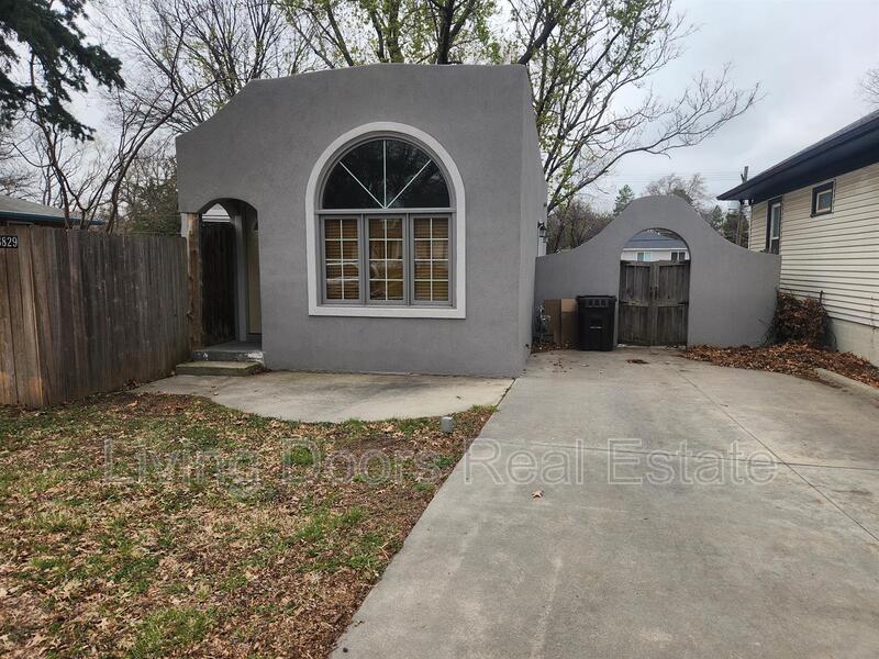 Lincoln House: 3829 W Street