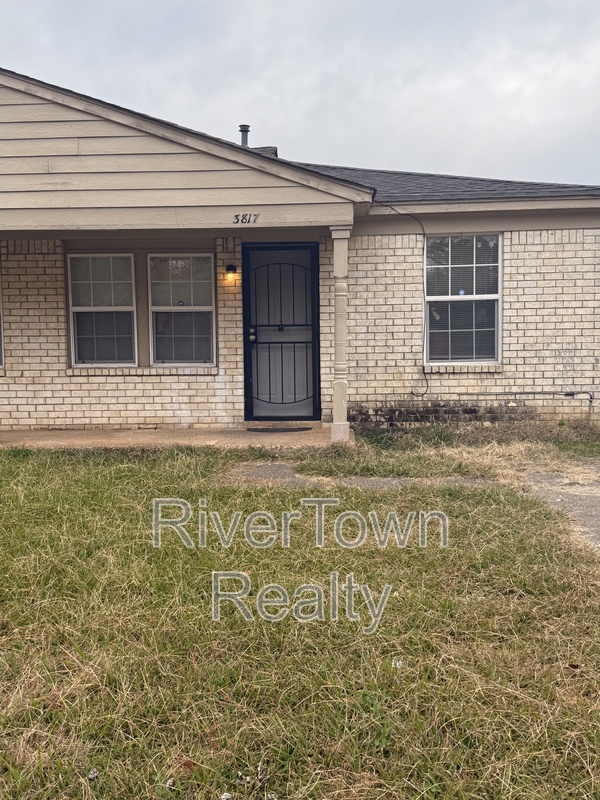 Memphis House: 3815 Ajanders Dr