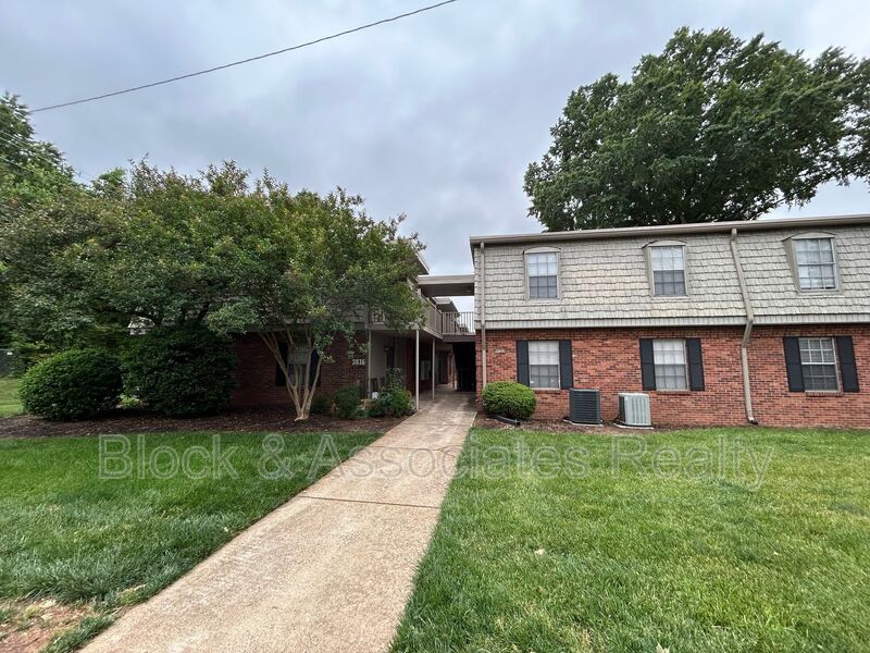 Winston-Salem House: 3816-H Country Club Road