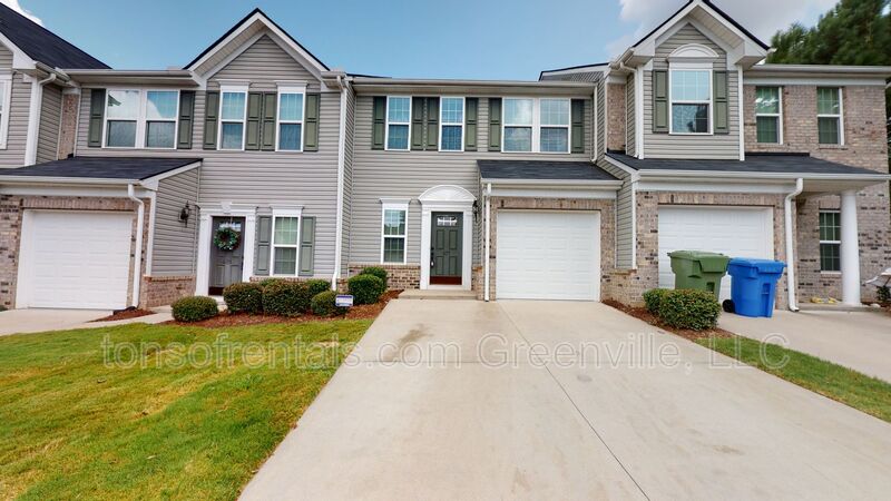 Mauldin Townhome: 477 Woodbark Ct.