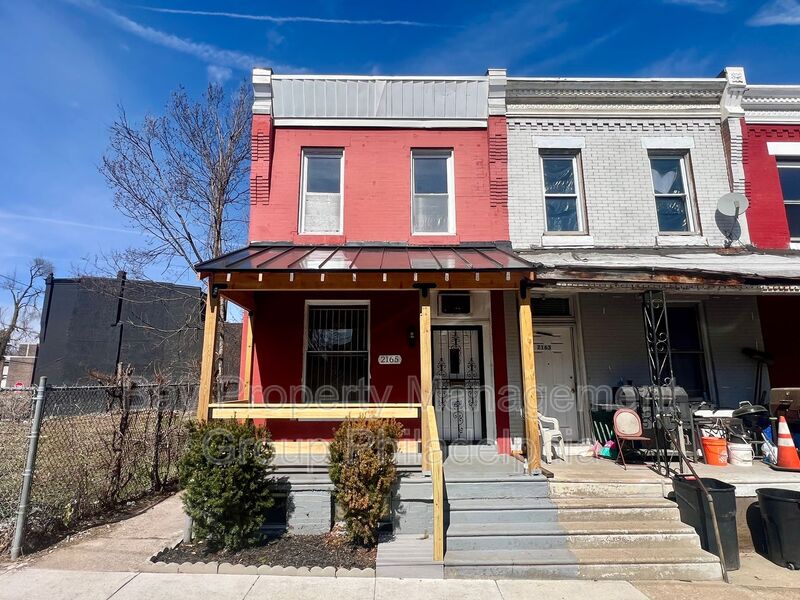 Philadelphia House: 2165 W Grange Ave