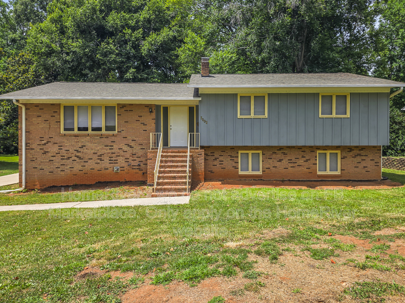 Gastonia House: 3002 Club Dr