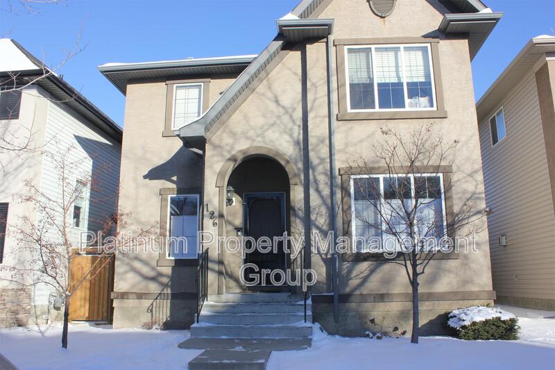 Calgary House: 126 Elgin Drive SE