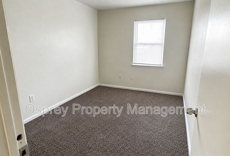 Beautiful 3 Bedroom Home in Virginia Beach with Updated Kitchen! - Photo 7