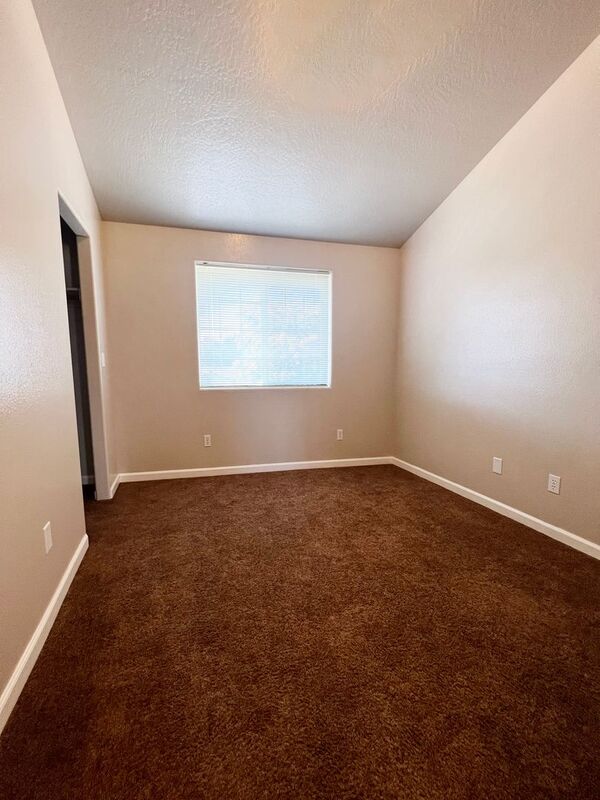 Photo 24 of rental home at 782 North Cloverleaf Loop