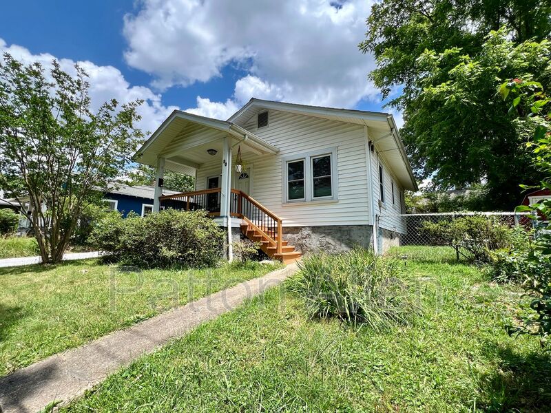 Asheville House: 90 Fairfax Ave