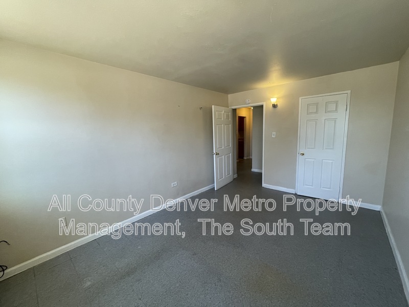 Aurora Condo: 1590 Clinton St