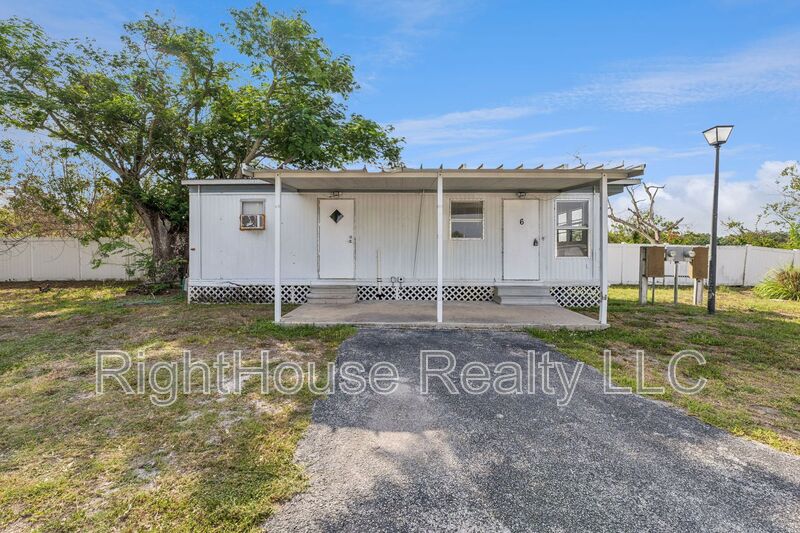 Winter Haven House: 2854 Lake Alfred Rd