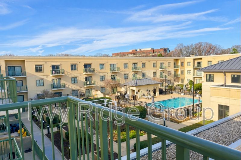 Charlotte Condo: 721 Governor Morrison Street